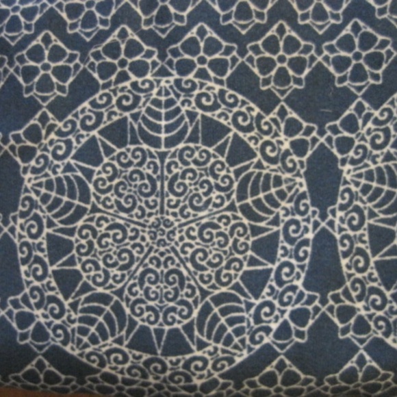 LuLaRoe Blue Lace Leggings, One Size (OS) - Picture 2 of 4